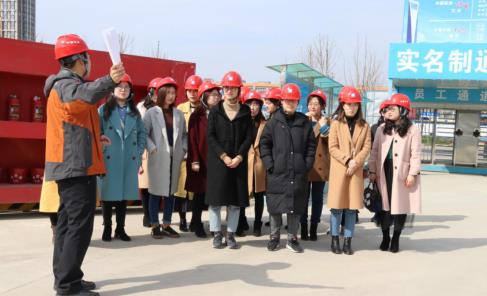 通創(chuàng)投公司組織開(kāi)展慶?!叭恕眿D女節(jié)主題活動(dòng)