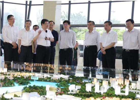 全國政協(xié)無黨派人士界委員考察團考察中創(chuàng)區(qū)