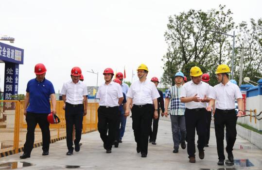 通創(chuàng)投公司現(xiàn)場(chǎng)推進(jìn)人才公寓項(xiàng)目建設(shè)