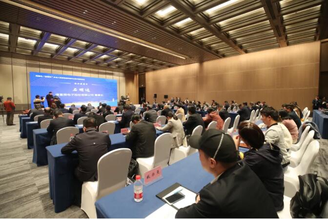 南通創(chuàng)新區(qū)“研發(fā)朋友圈”再添新成員 | 三家市“張謇杯”企業(yè)簽約入駐紫瑯湖科創(chuàng)中心